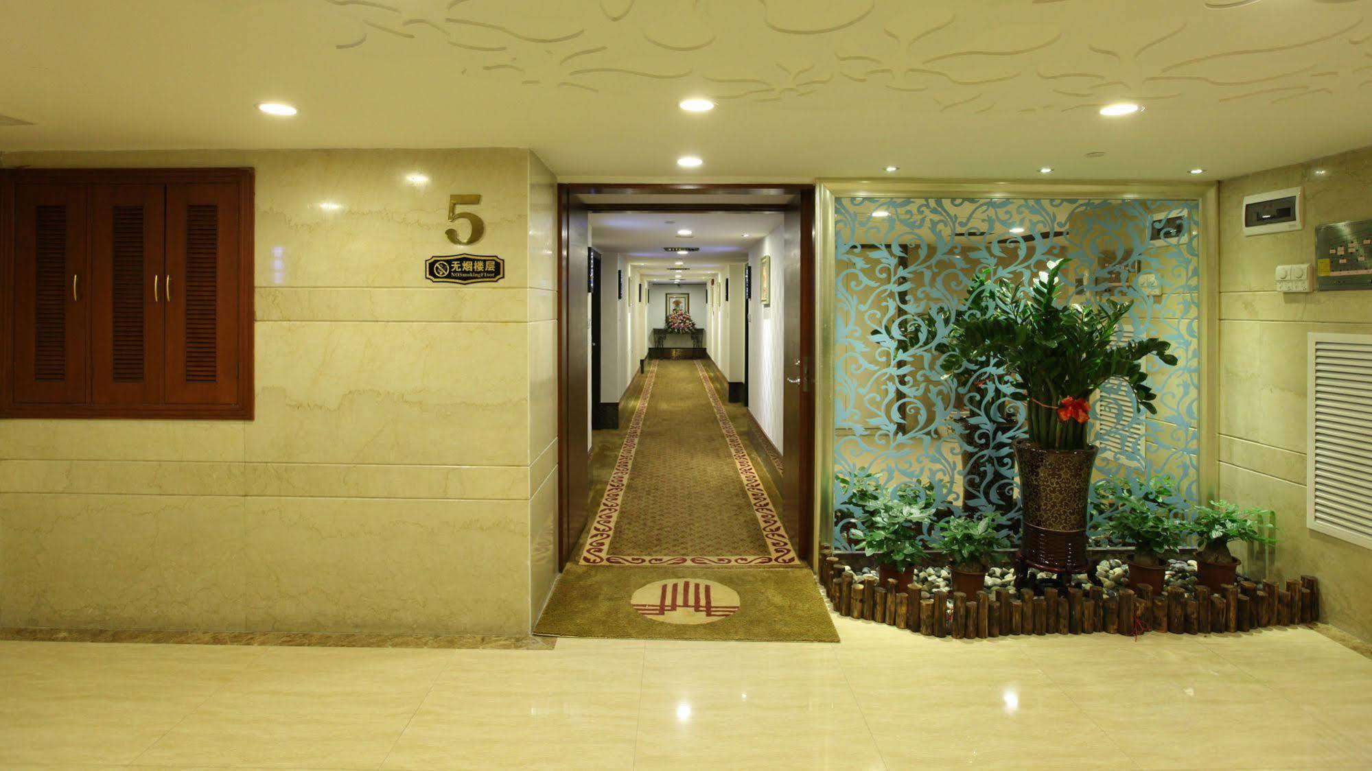 New World Hotel Guangzhou Exterior photo